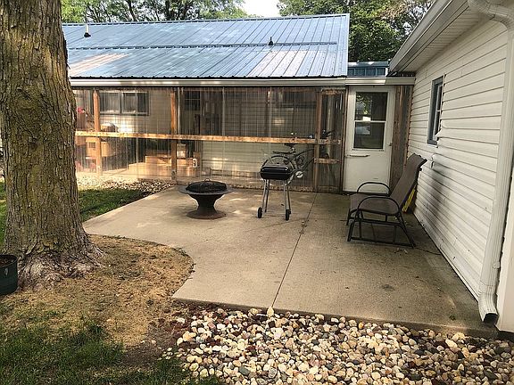 5th image of 1016 Geneseo St