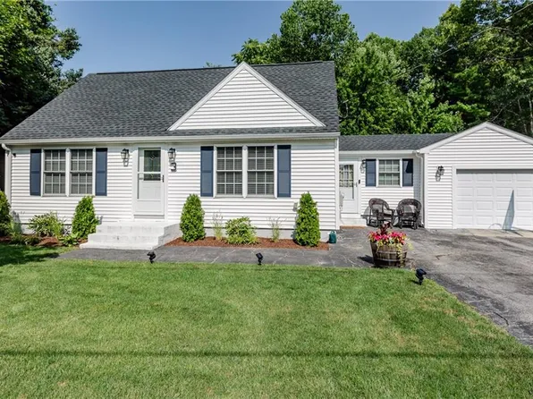 3 Sutton St, Smithfield, RI 02828