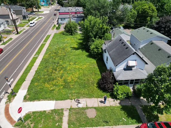 956 Galtier St, Saint Paul, MN 55117