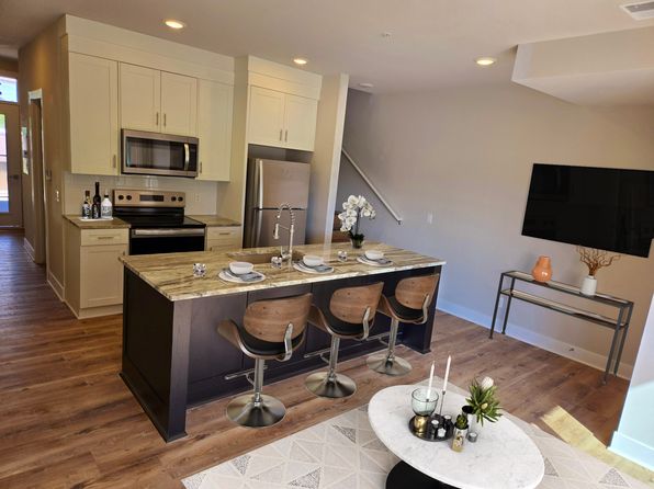 516 N Main St #207