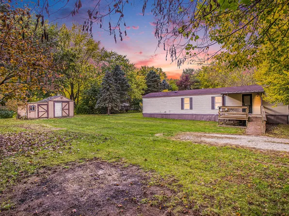 271 Wheatfield Dr, Sherwood, MI 49089