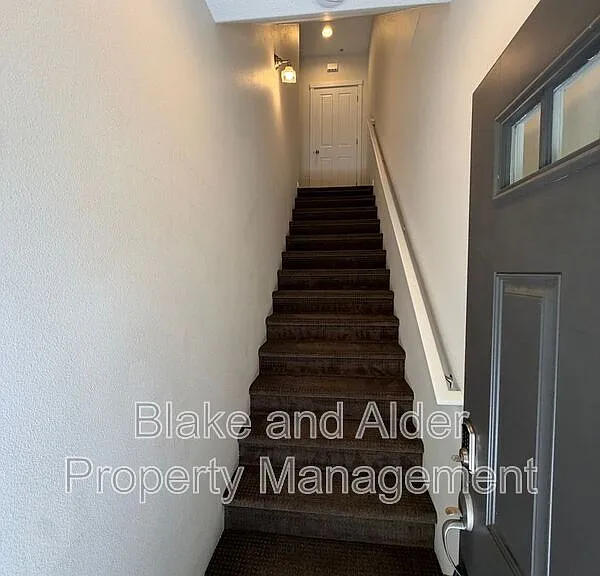 10805 NE Red Wing Way #202 — Photo 4