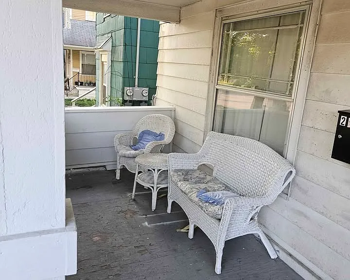 412 W Saginaw St #3 — Photo 1