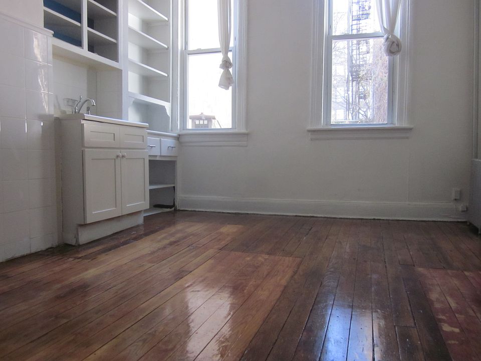 1st image of 114 Bedford Ave #A