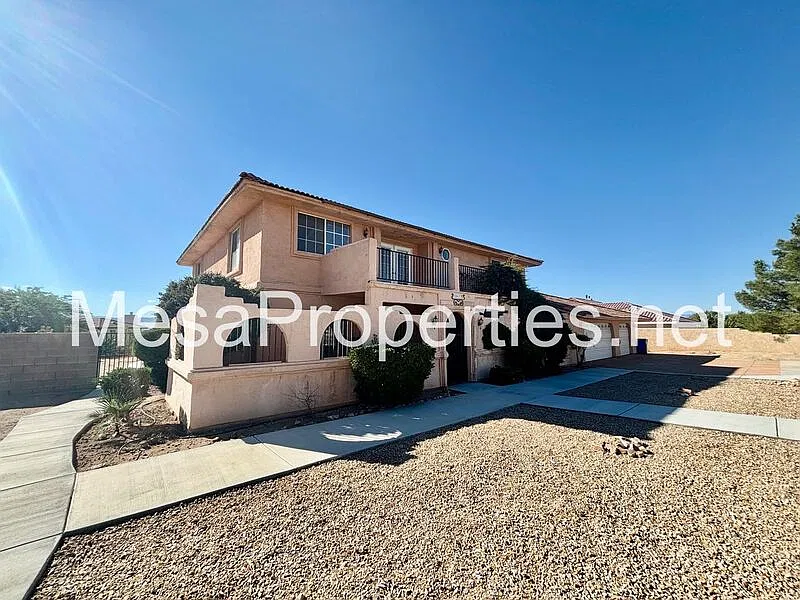 5 bed, 4.0 bath, 3456 sqft, $3,050 — Photo 2