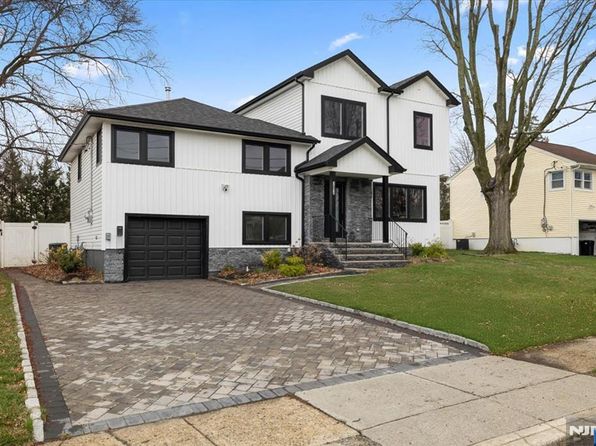 38-38 Northern Dr, Fair Lawn, NJ 07410