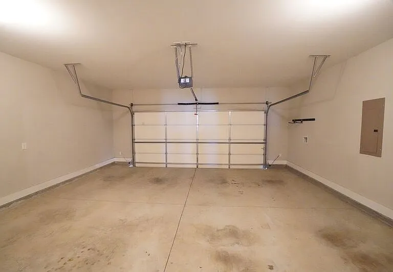 165 Greyfield Cir — Photo 37