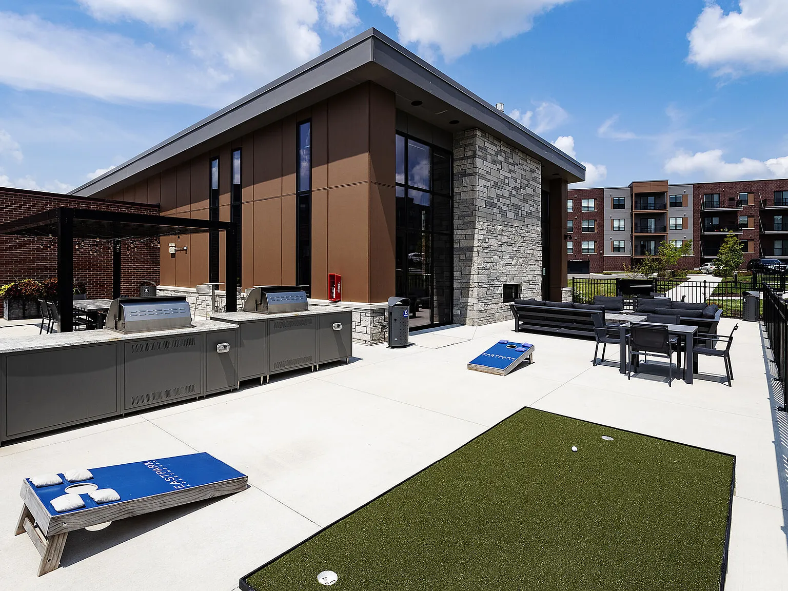 Eastpark Apartments — Photo 4
