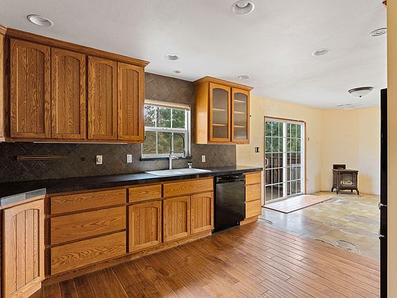 3rd image of 7511 Hugo Rd