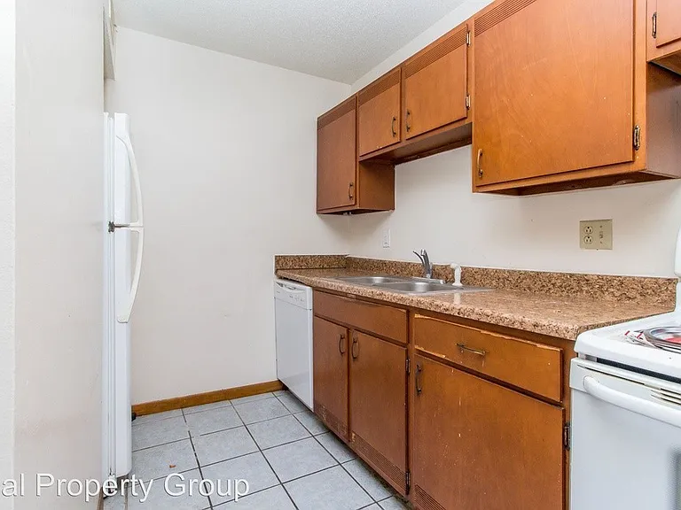 1011 Southpark Dr — Photo 16