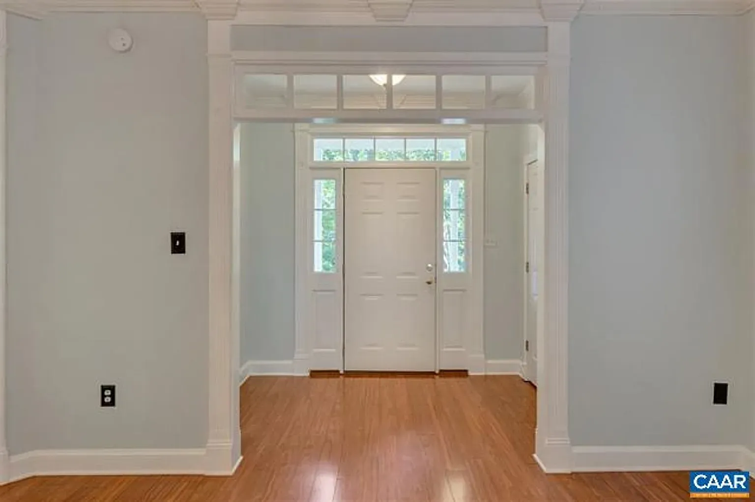 991 Carodon Dr — Photo 3