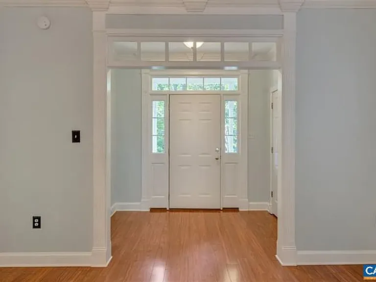 991 Carodon Dr — Photo 3