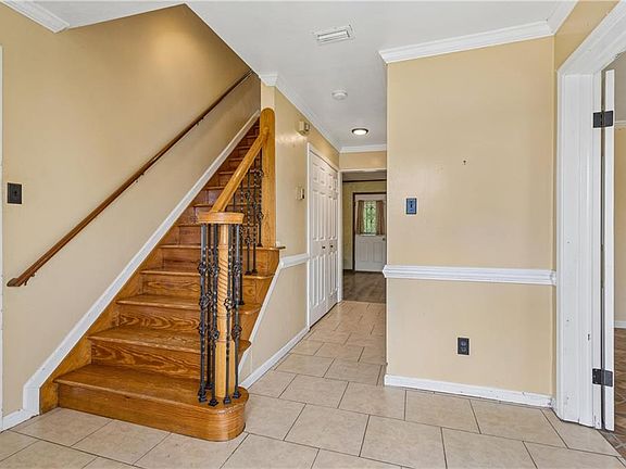 5th image of 1120 Lethbridge Ct