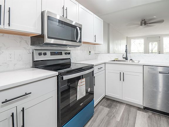 3rd image of 119 Royal Park Drive #4h