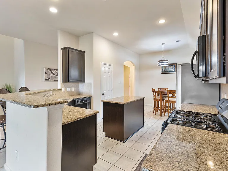 16911 Savannah Park Dr — Photo 9