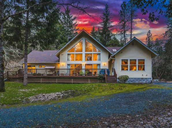 780 Pinecrest Dr, Grants Pass, OR 97526