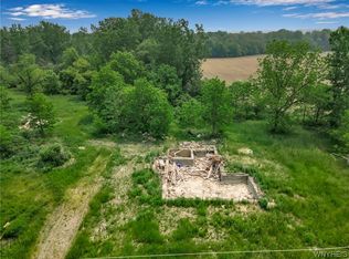 6801 Maple Rd #28, Akron, NY 14001