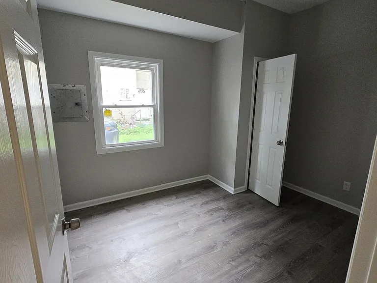 703 N 2nd St #1B — Photo 2
