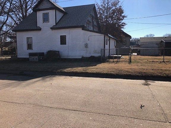 2nd image of 520 N Olive St