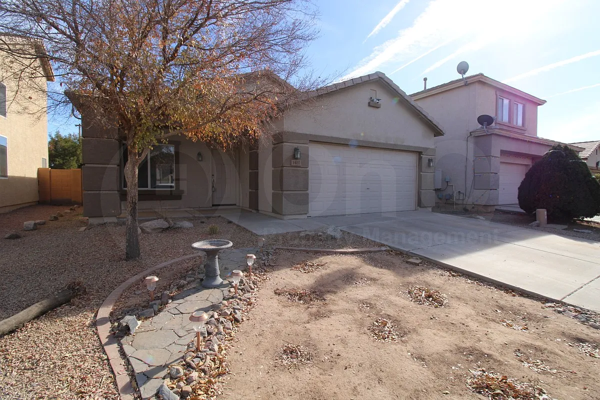 3 bed, 2.0 bath, 1512 sqft, $1,695 — Photo 2