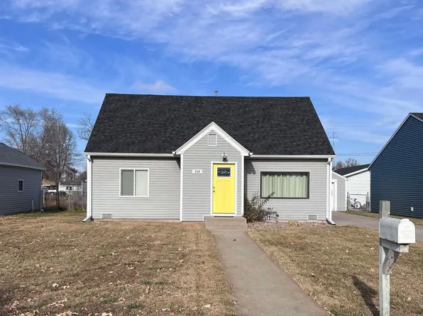 508 W 13th St, Cozad, NE 69130