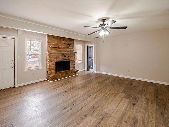 5th image of 2618 44th St