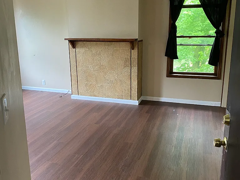 1227 N Superior St #4 — Photo 7