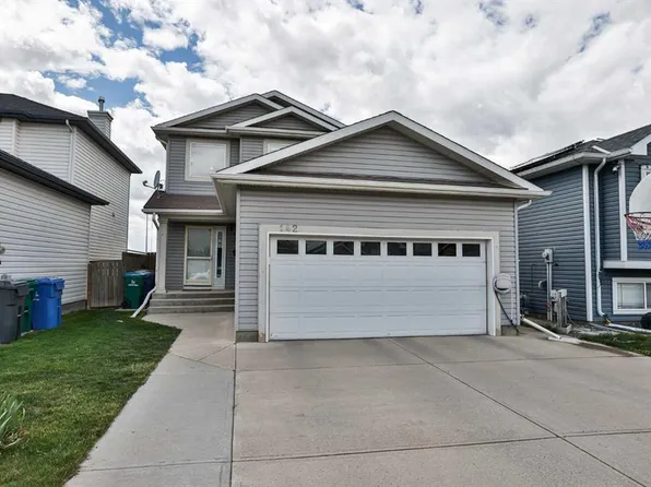 142 E Peigan Ct W, Lethbridge, AB T1K 7N2