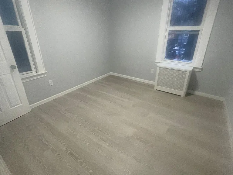 100 Smith St #1 — Photo 5
