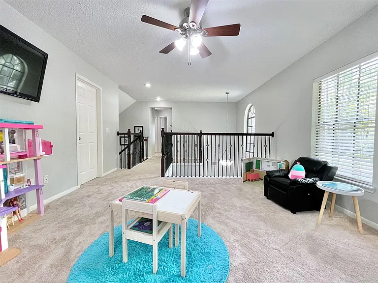 7 Windledge Pl — Photo 35