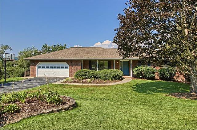 1st image of 124 Mountain Valley Dr