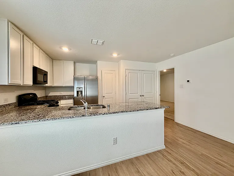 1008 Mountain Laurel Rd — Photo 5