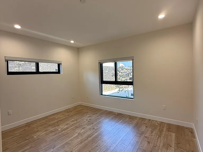 2215 N Naomi St #102 — Photo 13