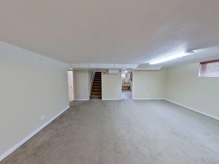 2230 Marshall St — Photo 19
