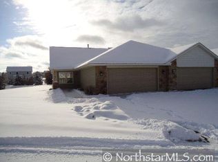 74 Crown Pte Curv, Hudson, WI 54016