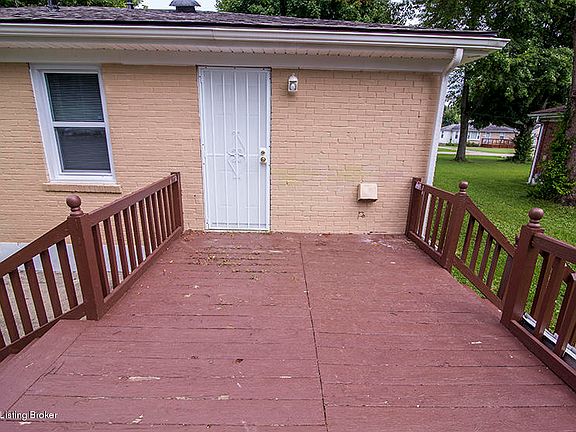 5th image of 10300 Meadowview Dr