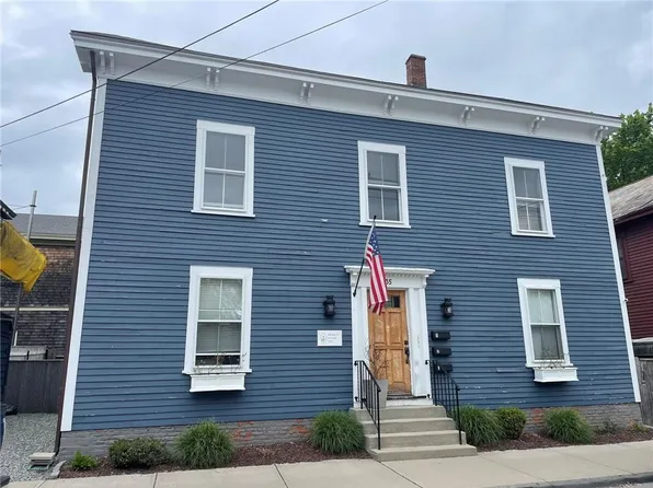 35 Elm St #B, Newport, RI 02840