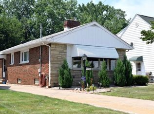 4590 E 49th St, Cuyahoga Heights, OH 44125