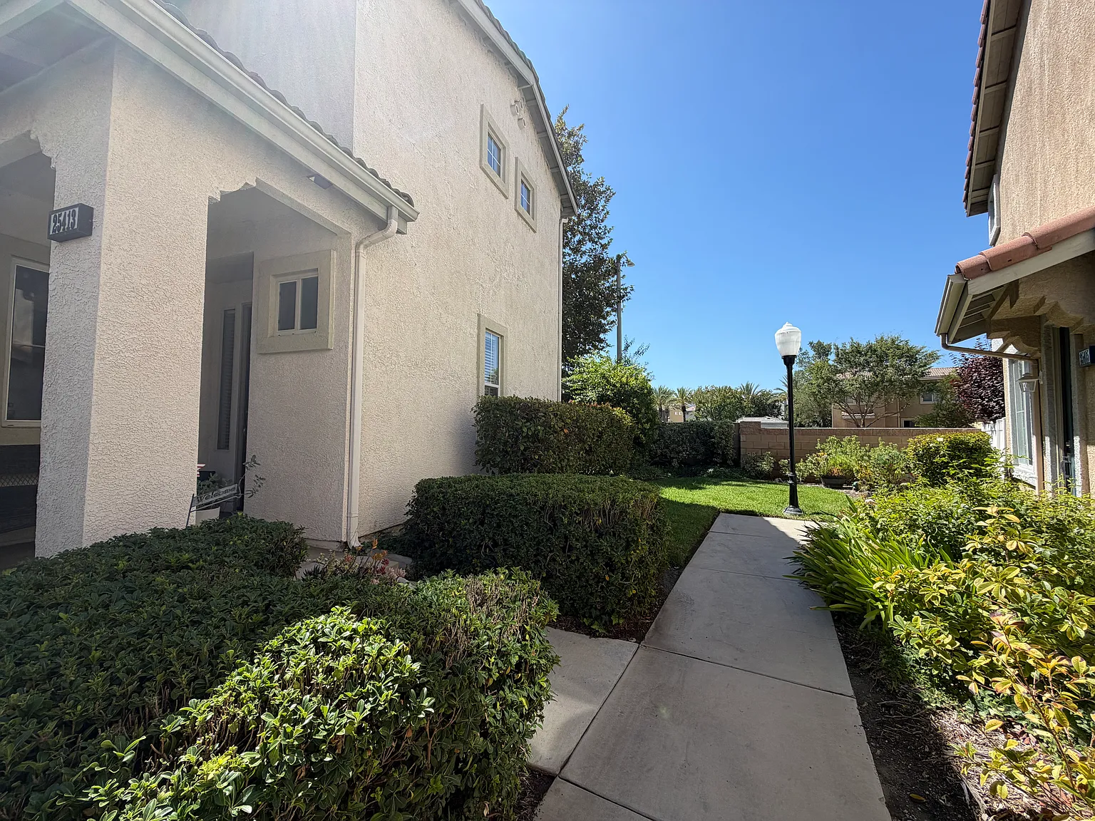3 bed, 2.5 bath, 1684 sqft, $3,850 — Photo 3
