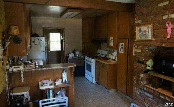 3rd image of 1047 E Palmyra Ave
