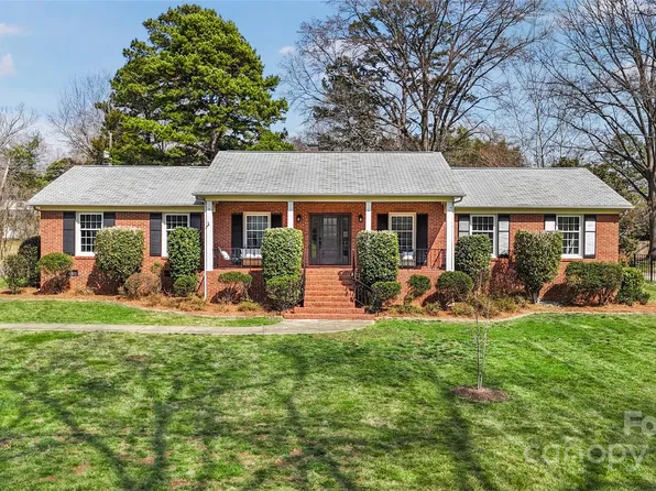739 Wingrave Dr, Charlotte, NC 28270