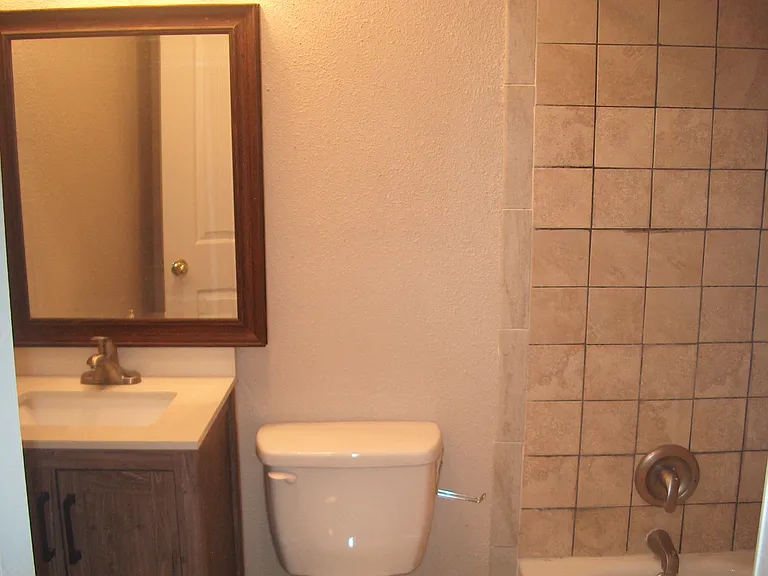 403 Bremser Ave #B — Photo 9
