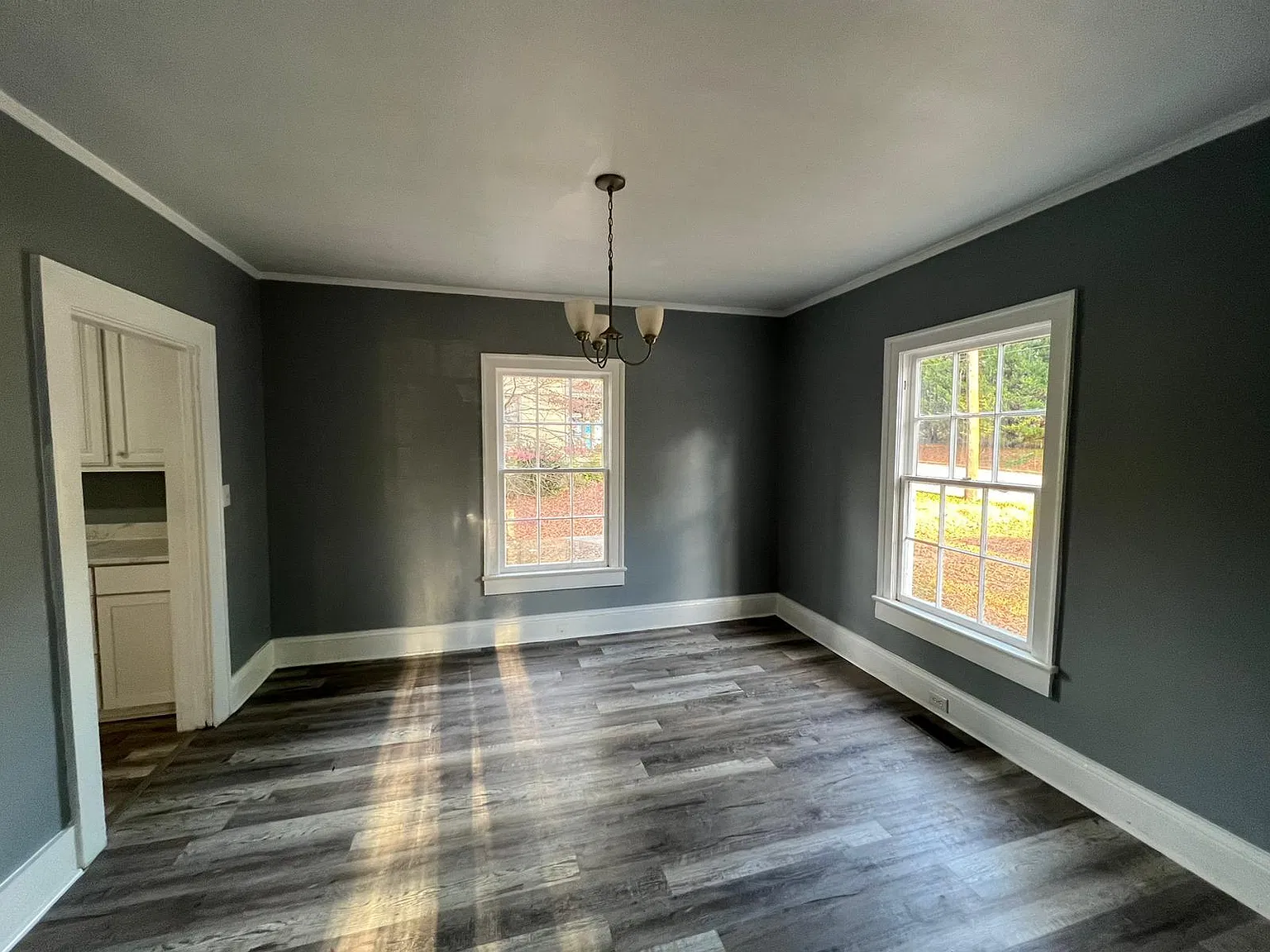 309 E Green St — Photo 4
