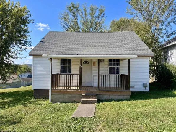61 Satterfield St, Rivesville, WV 26588