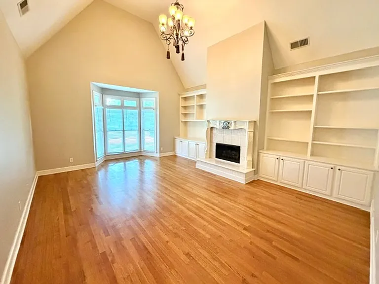 489 Chickasaw Land Way — Photo 3