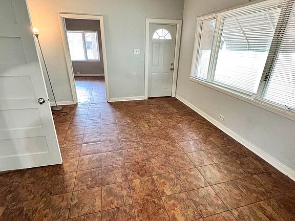 4th image of 158 Everett St
