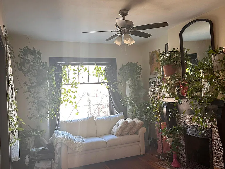 1000 Rebecca Ave #4 — Photo 1
