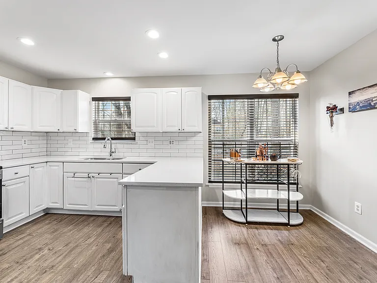 6262 White Cove Dr — Photo 19