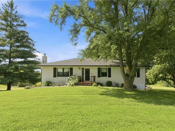 18043 150th St, Basehor, KS 66007