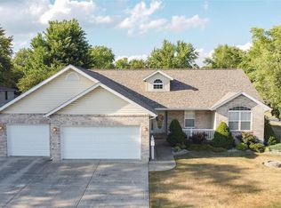 701 Bunker Hill Rd, Staunton, IL 62088